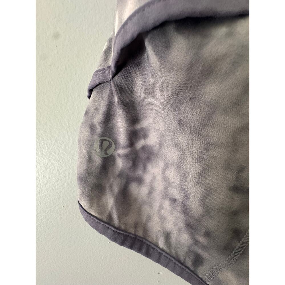 Lululemon Run Speed Shorts 2.5” Size 2 Snowy Owl Magnum Gray - Picture 3 of 12